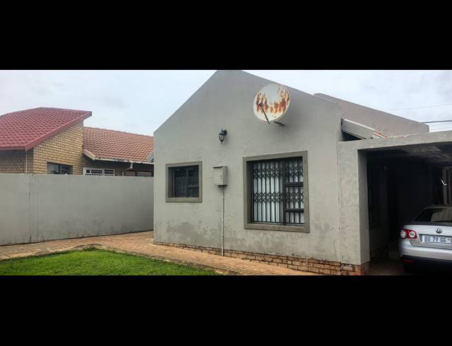 3 BEDROOM FREEHOLD FOR SALE IN SOSHANGUVE UU